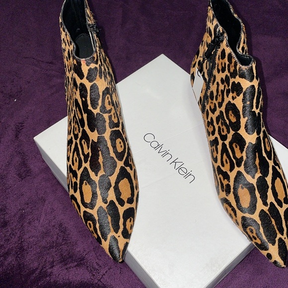 Brand New Women Calvin Klein Leopard print fur pointy toe, 2 inch heel booties! - Picture 4 of 6